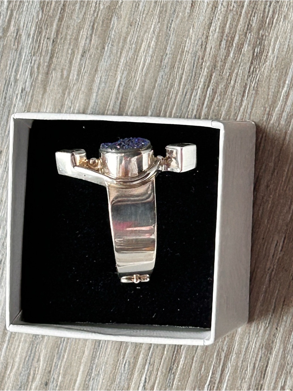 SIGNED:  SAJEN 925 Ring Quartz Crystal Druzy with Iolite accent stones. Modern. - Picture 4 of 5